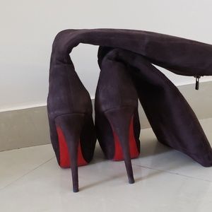 100% suede gorgeous boots